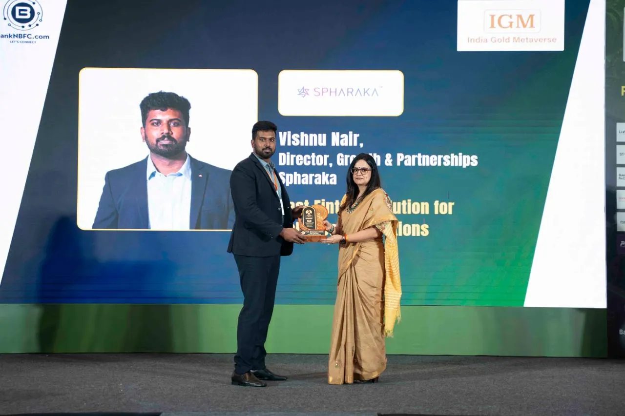 A Spharaka representative receiving the Best Cybersecurity Product for the BFSI industry award on stage at the BankNBFC and India Gold Metaverse awards.